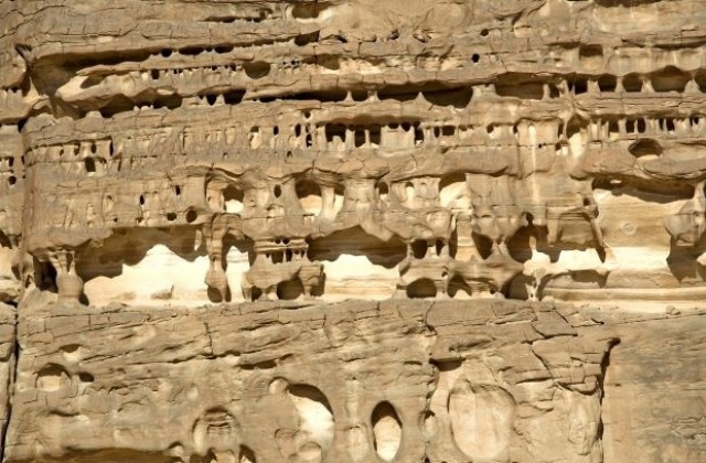 Изненадващо откритие за малките отпечатъци в египетска пещера