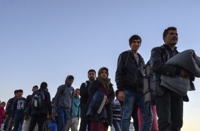 ЕС обеща помощ на Гърция за справяне с тежката хуманитарна ситуация