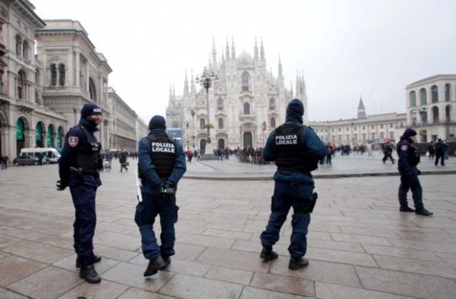 В Милано арестуваха българи, клонирали стотици банкови карти