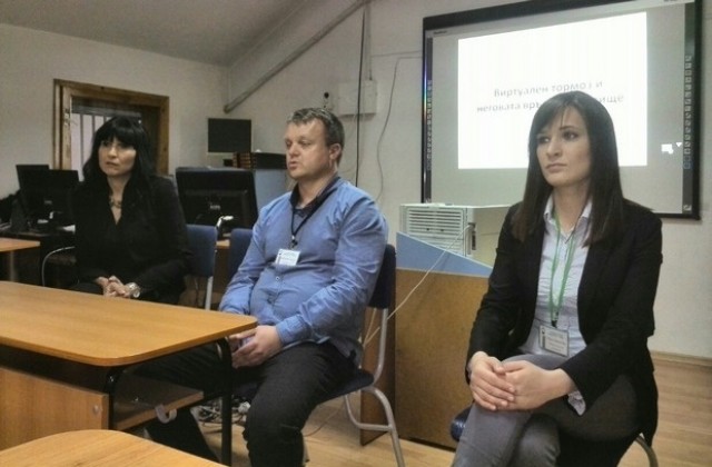 Онлайн тормоза обсъдиха на поредно Училище за родители в НУХристо Ботев