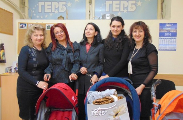 Организацията на Жени ГЕРБ - Дупница помага на приемни семейства