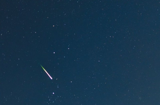 Метеор, светещ като луна, минал над Великобритания и Франция (СНИМКА)