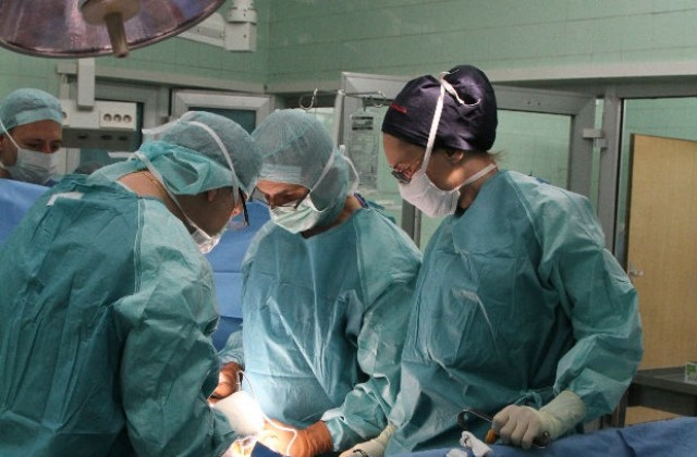 Лекари от ВМА извършиха поредна трансплантация на черен дроб