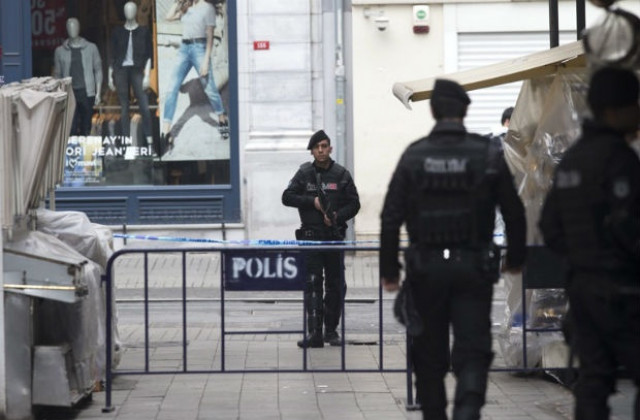 Няма данни за ранени българи при атентата в Истанбул