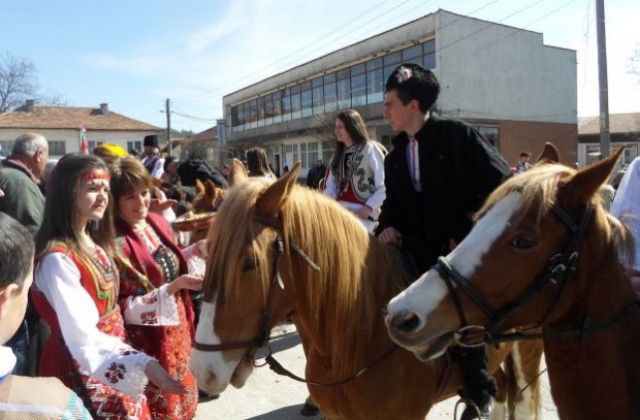 С водосвет и ритуално захранване на конете започна Тодоровден в Бачево