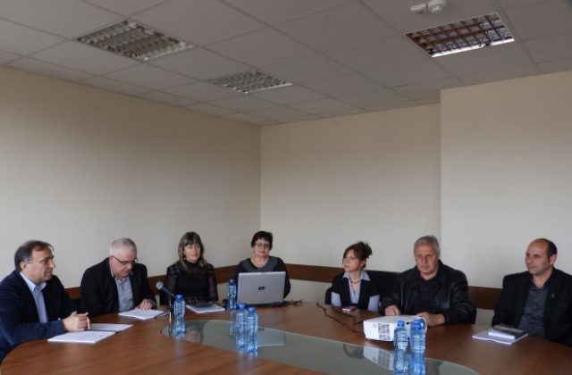 Отчетоха изпълнението на бюджета за 2015 на община Нова Загора