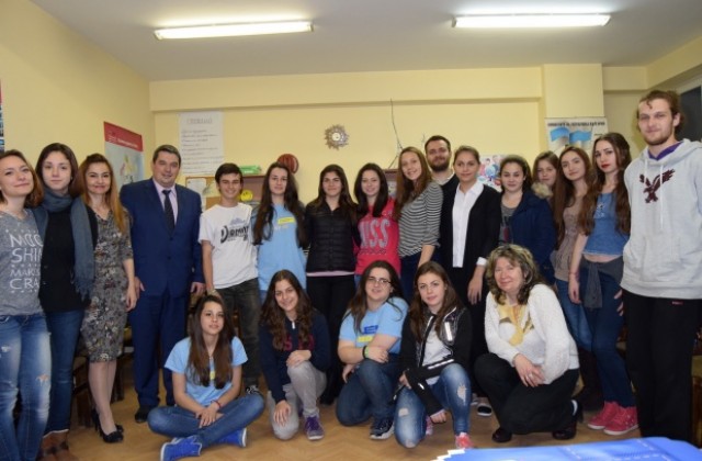 Нови съвместни инициативи обсъдиха кметът на Г. Оряховица и Младежкият парламент