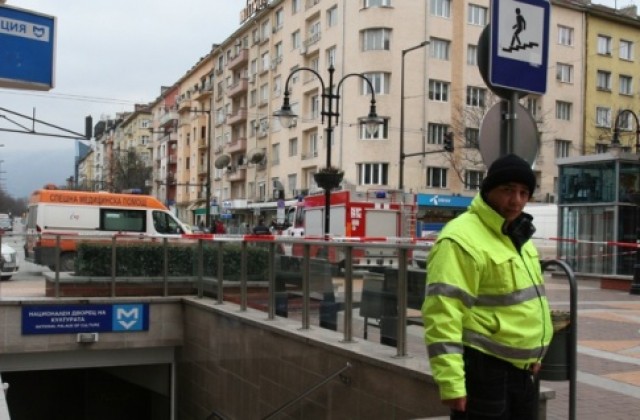 Полиция и спецекипи на крак в София заради сигнали за изоставени багажи