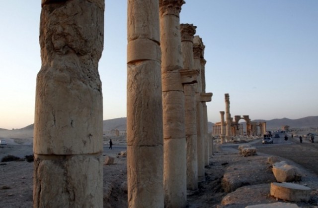 Сирийската армия си върна древния град Палмира, след като прогони Ислямска държава