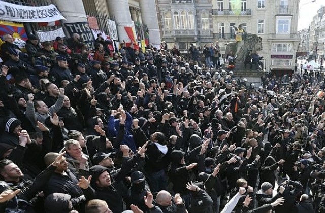 Полицията в Брюксел разгони шествие на футболни фенове срещу ислямистите