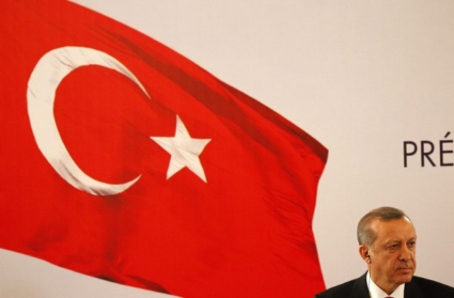 Турция привика германския посланик заради сатирична песен за Ердоган