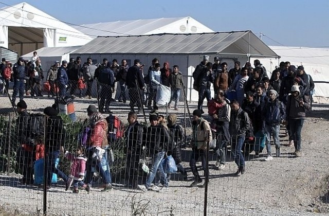 Шведските власти ще затягат правилата за прием на бежанци