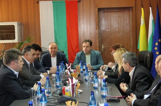 Даниел Панов ръководи поредна изнесена среща на  Управителния съвет на Националното сдружение на общините