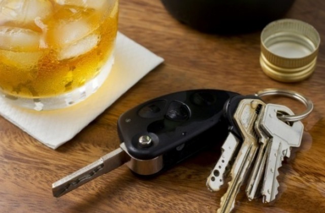 Безпаметно пиян мъж е хванат да шофира автомобил в Габрово