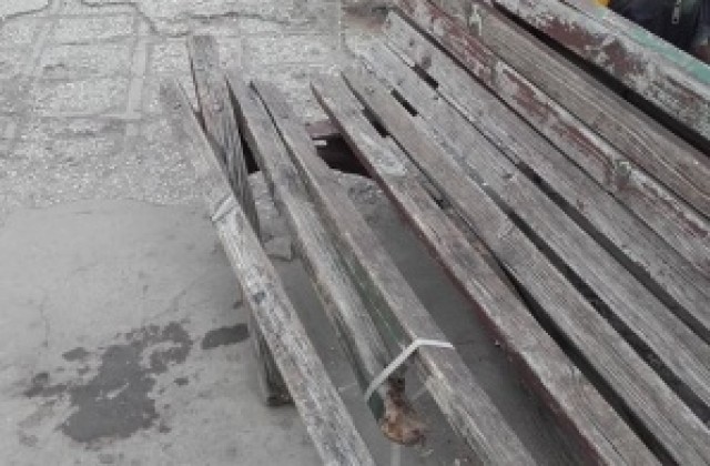 Подменят старите пейки на Автогарата в Плевен-монтират и навеси