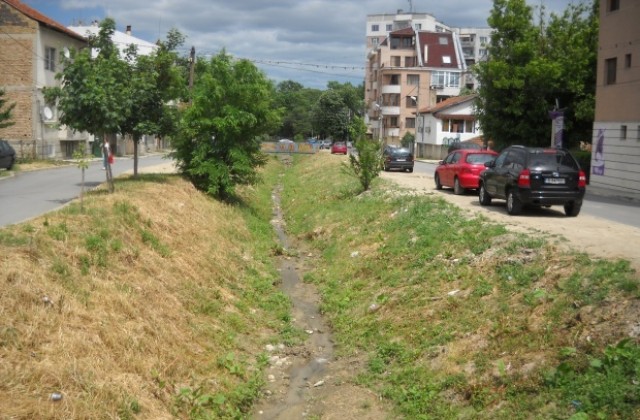 През лятото започва строителството на охранителните канали в Аспарухово