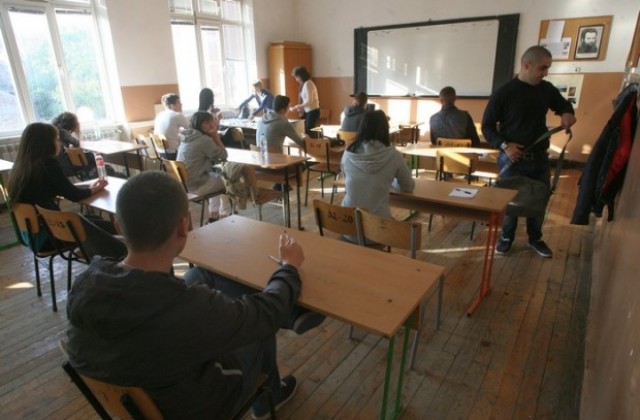 Учителите в пловдивско – на ръба от протест