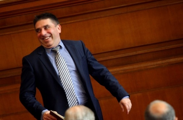 БСП поиска оставката на председателя на правната комисия Данаил Кирилов
