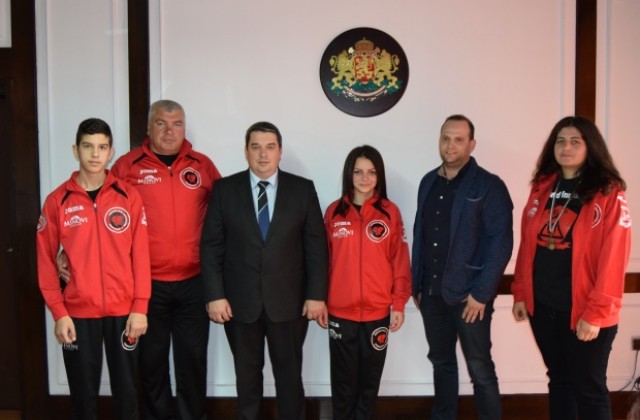 Кметът на Г. Оряховица се срещна с медалистите от Боксов клуб „Локомотив”
