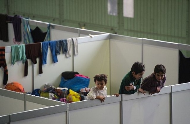 Германия ще обработи всички молби за убежище до края на 2016 г.