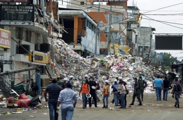 13 дни след разрушителния трус в Еквадор извадиха изпод руините жив мъж