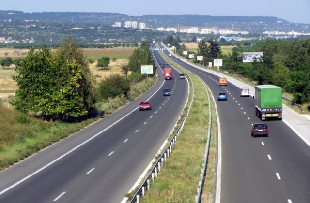 Забраняват движението на автомобили над 12 тона по магистралите