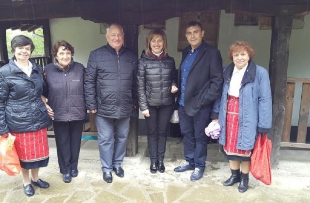 Общински съветници уважиха 180- годишнината от построяването на храма „Света Ирина“ в Хотница