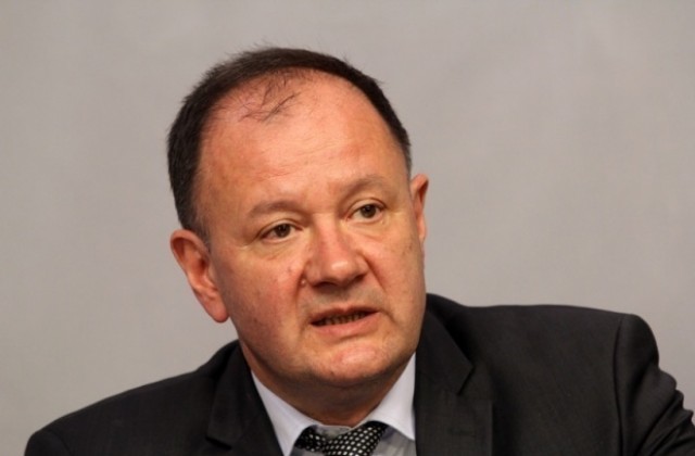 Миков подава оставка като председател на ПГ на БСП