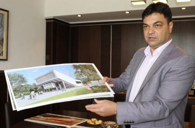 Идеен проект за обновяване на спортната зала представи кметът на Димитровград