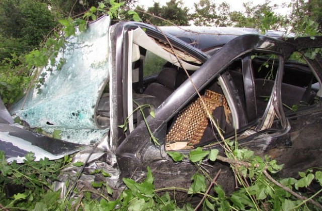 Тежка катастрофа между коли и румънски автобус на пътя Русе-Бяла (СНИМКИ)