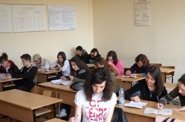 778 зрелостници са допуснати днес до държавен изпит по български език и литература в област Габрово