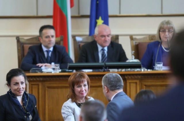 Социалният министър Зорница Русинова очерта основните принципи в работата си