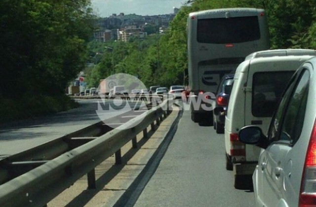 Млада жена загина при тежка катастрофа на пътя София-Варна