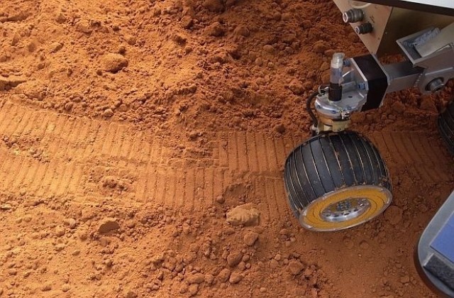 Разкриха загадката на тайнствения шлейф на Марс