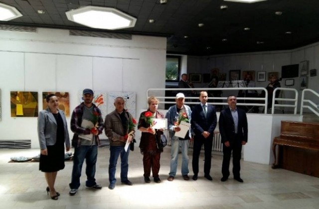 Наградиха победителите в Общата художествена изложба „Земята на Ботев”
