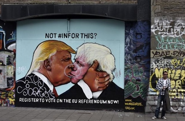 Графити с целувка Тръмп-Джонсън алармират за възможните последици от Брекзит (СНИМКИ)