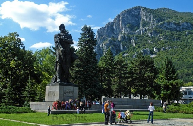 Стара Загора почита Ботев и загиналите за Национално освобождение