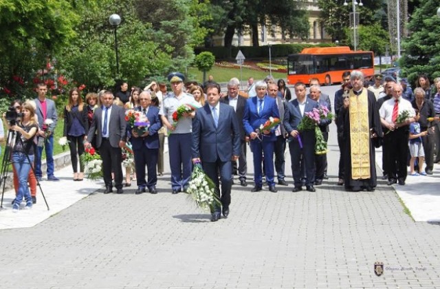 В.Търново почете паметта на Ботев и загиналите за свободата на България