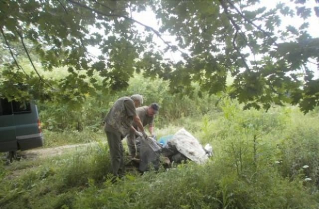 14 тона отпадъци събраха горските служители в Добричко