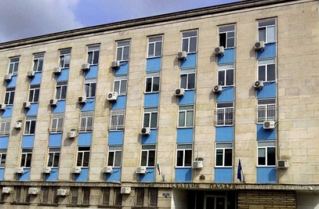 Прокуратурата в Габрово проверява дали става въпрос за убийство или самоубийство