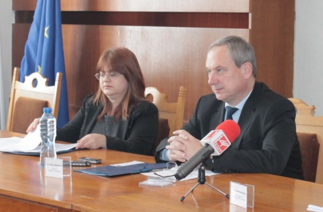 Кметът и секретарят на Община Търговище участват в заседание на Комисията по здравеопазване на Сдружението на общините