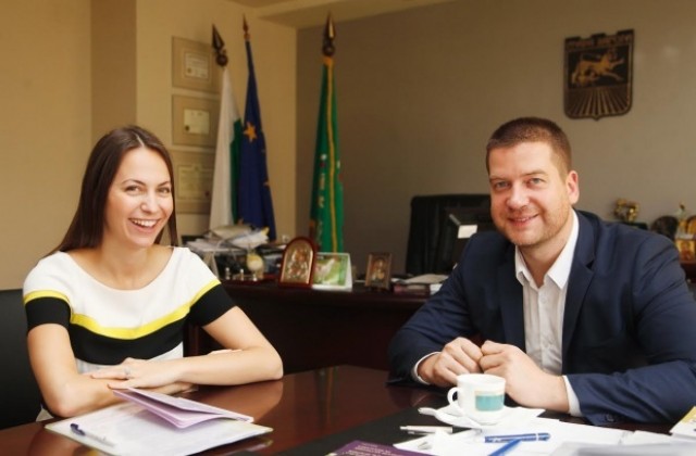 „Образование България 2030“ и Ева Паунова стартират кампанията „Научи ме да умея“