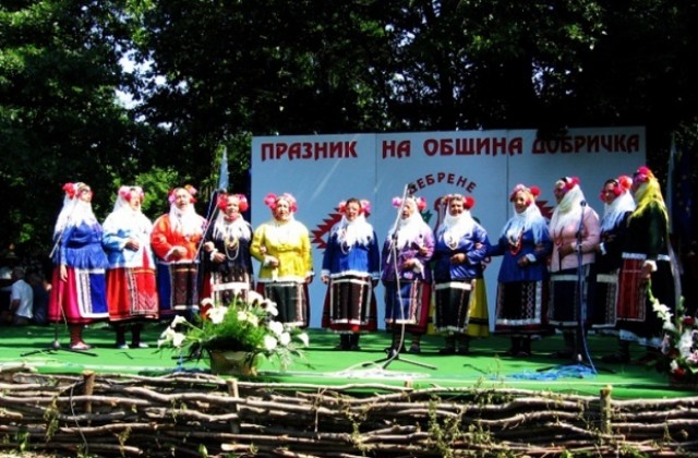 Над 2 300 фолклорни изпълнители се включват в събора край Дебрене