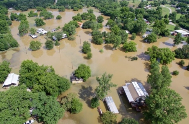 23 жертви на наводнения в Западна Вирджиния