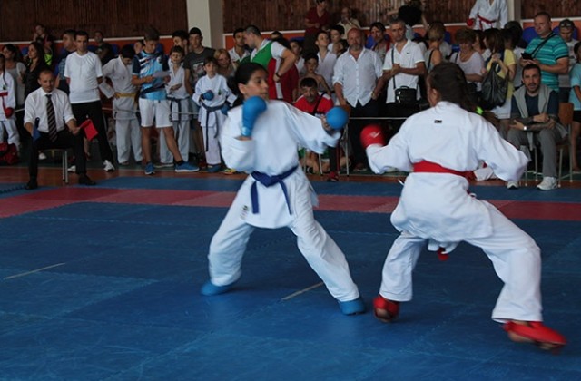 Добричките каратеки от клуб Самурай  - първи на Международния турнир в Каварна