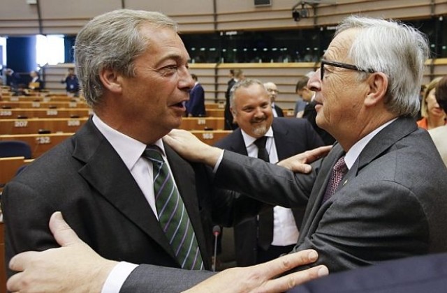 Юнкер към Фараж: Защо още сте в Европарламента?
