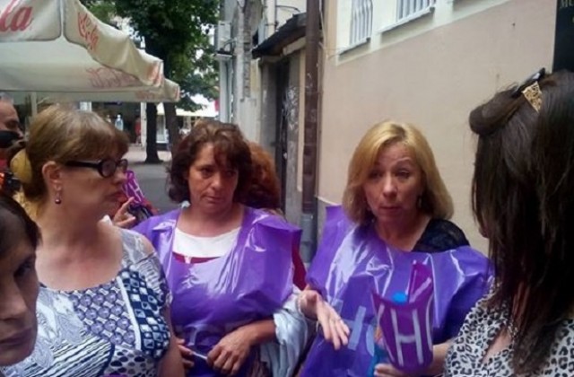 Преговорите между медицинските сестри и Община Родопи продължават, жените остават в протестна готовност