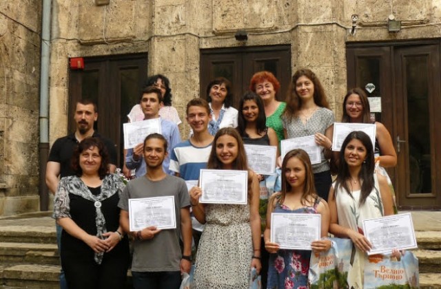Търновският музей връчи удостоверения на 10 ученици-екскурзоводи