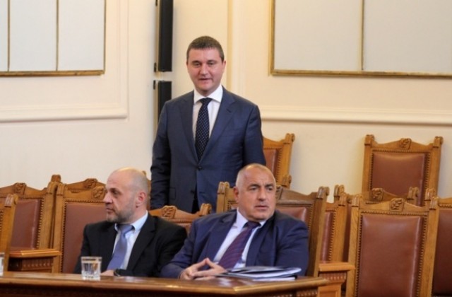 Борисов: Никакво отстъпление, ще изкараме икономиката на светло