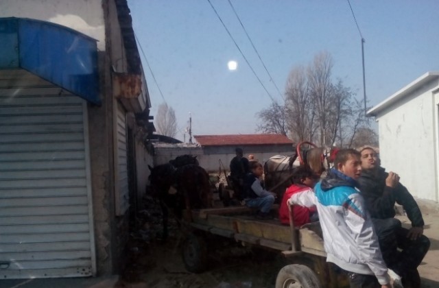 Извънредна сесия на ОбС дава старт на проект за половин милион за ромите в Столипиново